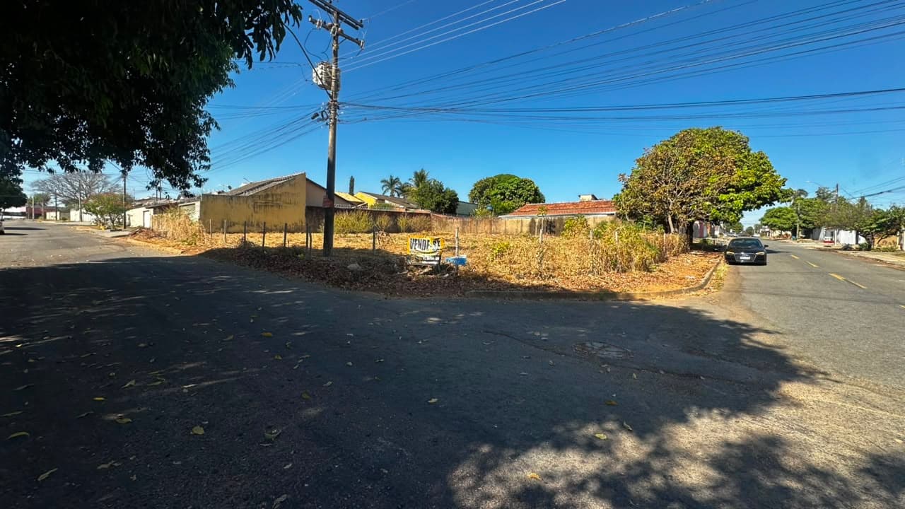 LOTE DE ESQUINA À VENDA – SETOR PRESIDENTE