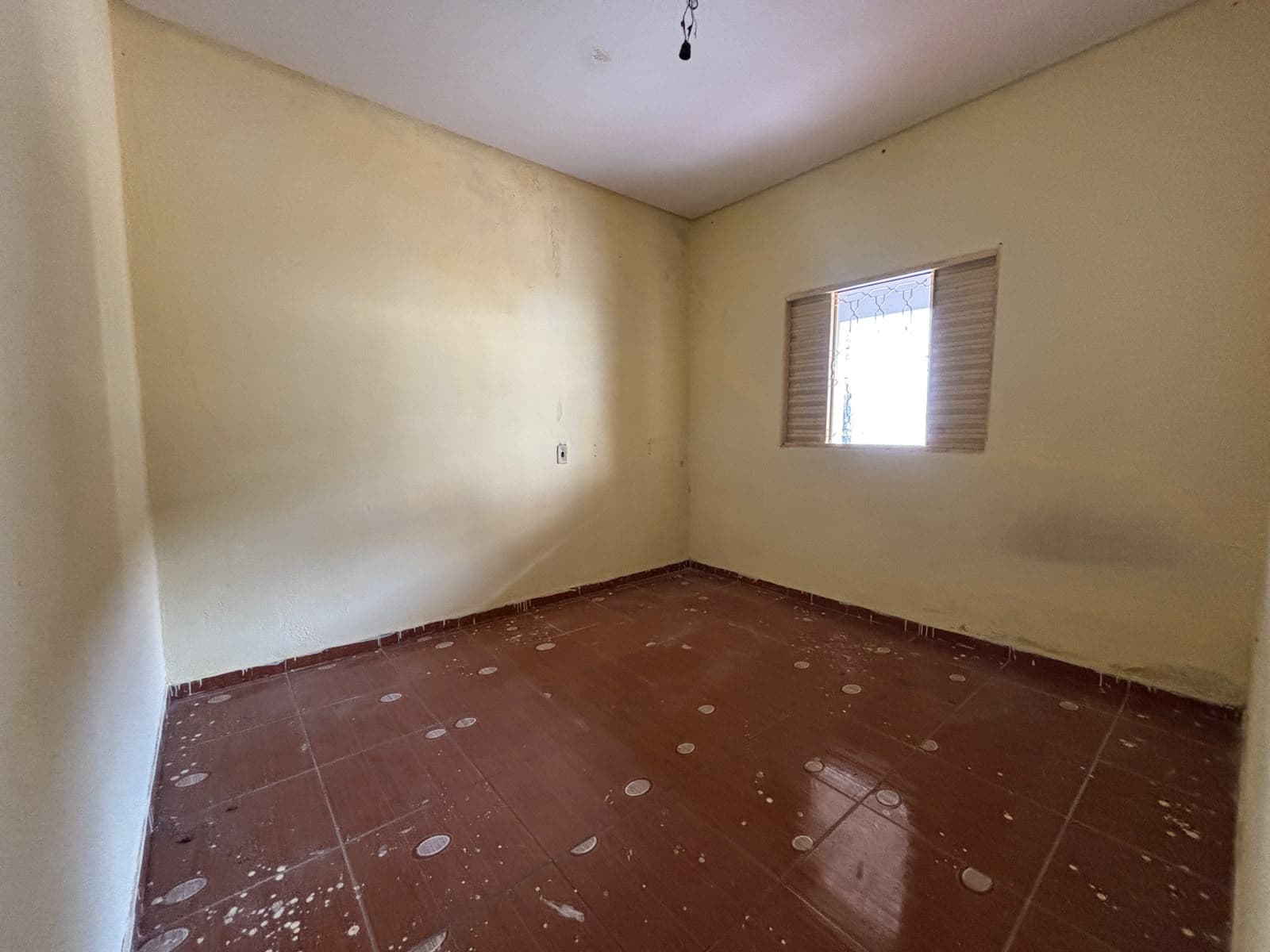 Casa com barracão nos fundos | 2 imóveis no mesmo terreno | R$ 300.000