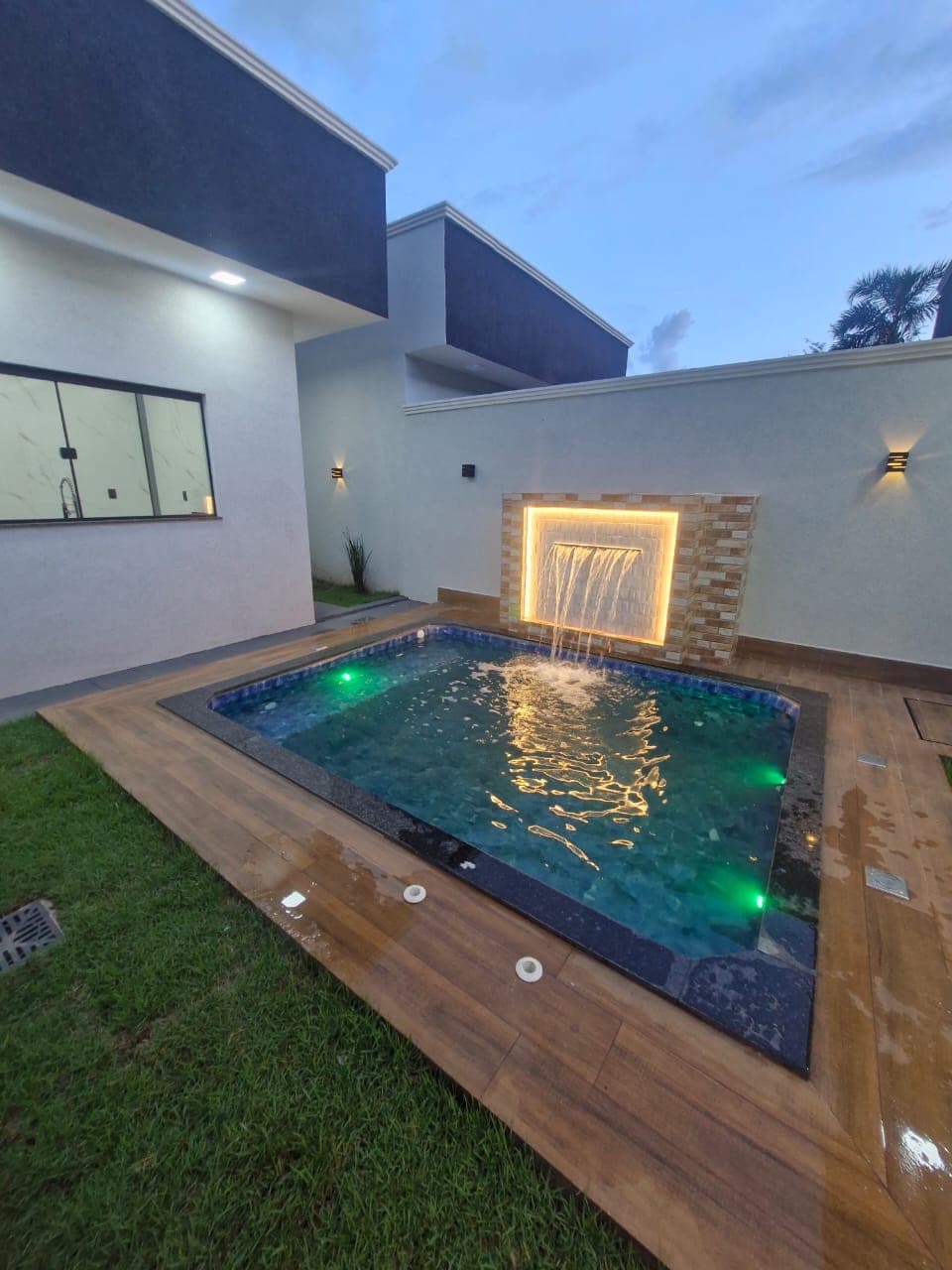 Casa Alto Padrão 3 quartos (2 suítes) com Piscina Vila Oliveira