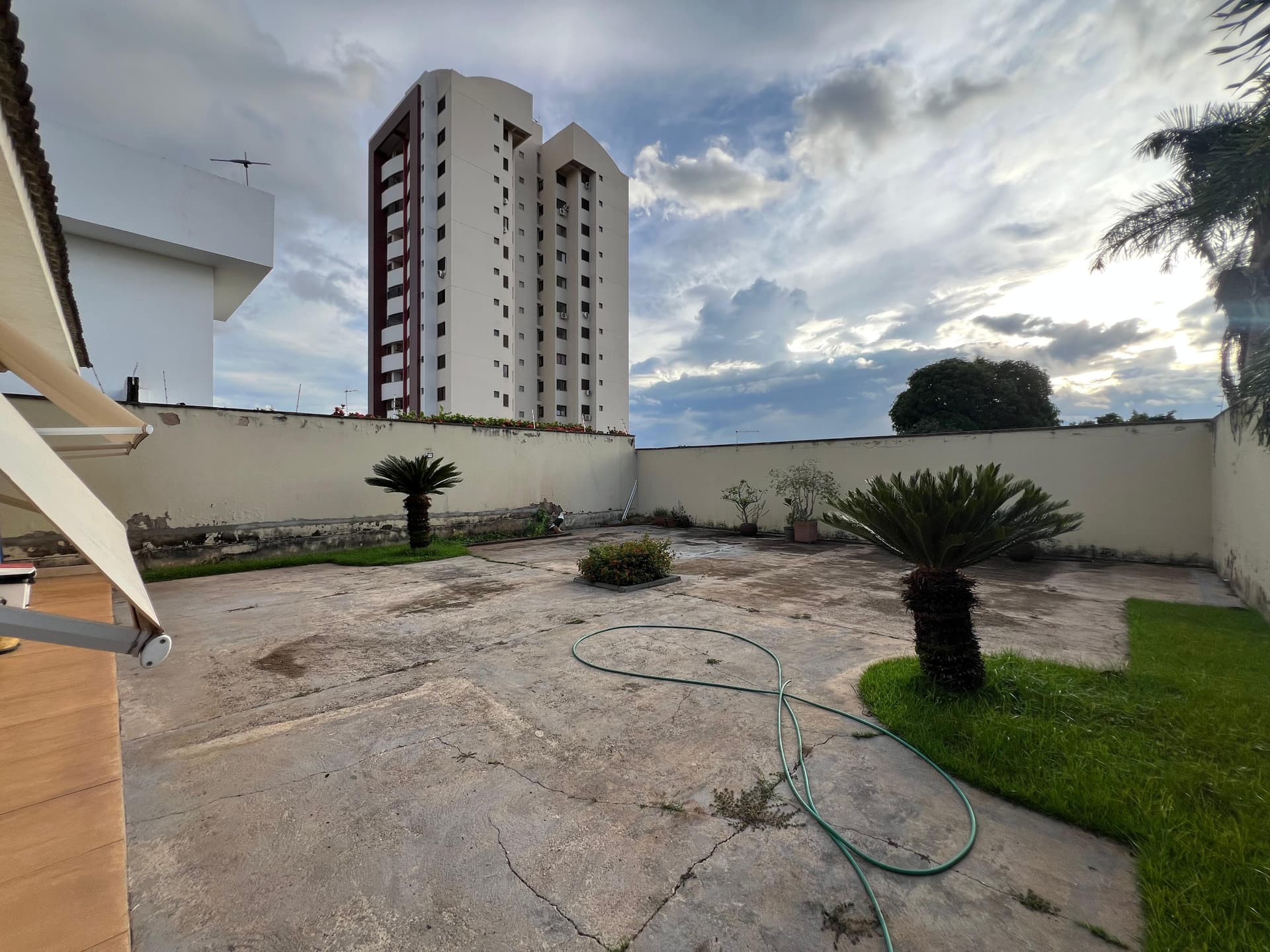 CASA TÉRREA Jardim América 3 quartos 494 m² de lote – CONFORTO, ESPAÇO E EXCELENTE LOCALIZAÇÃO