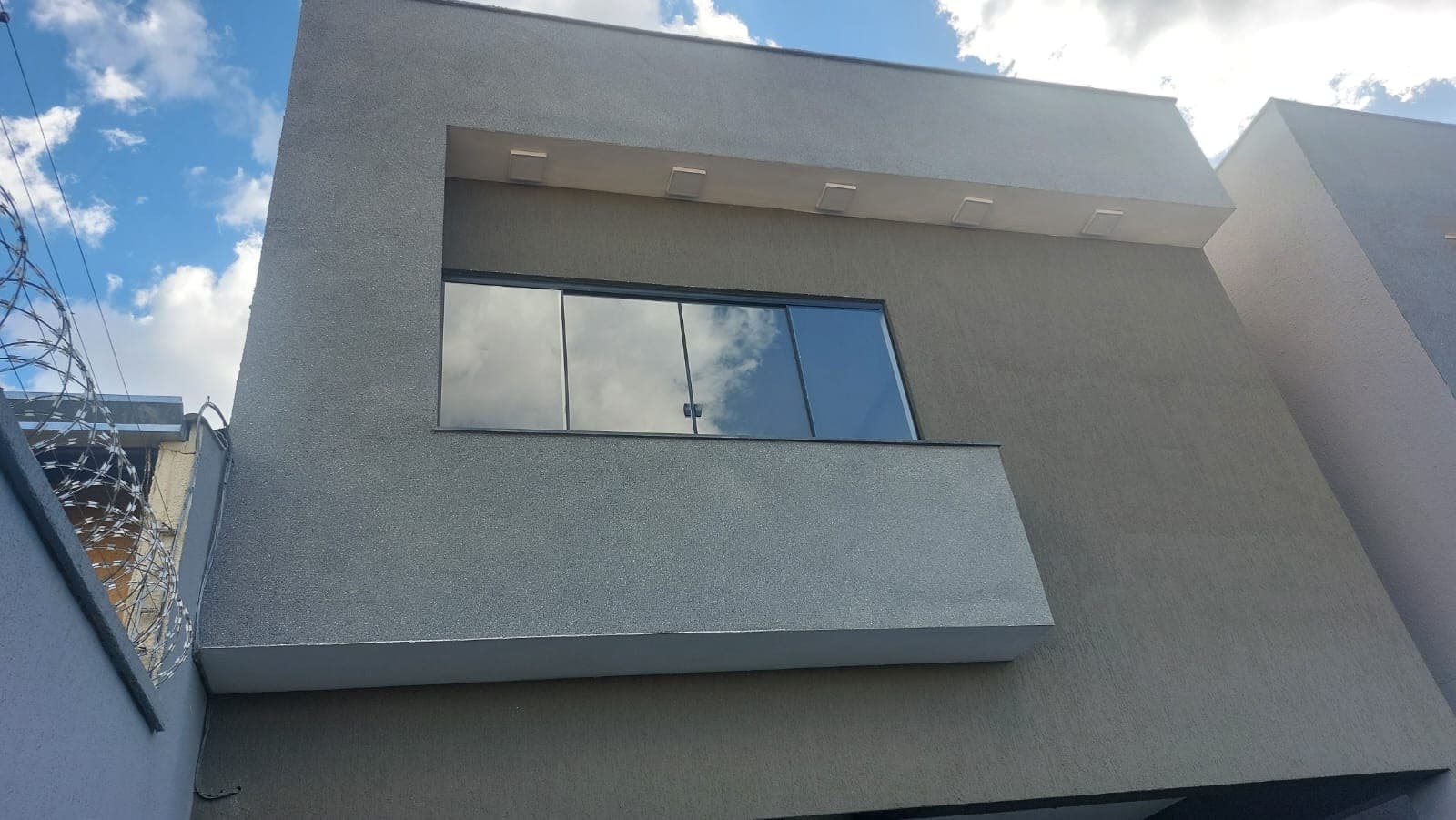 Sobrado 3 suítes quartos, mais piscina aquecida, Alto Padrão à Venda – Jardim Atlântico