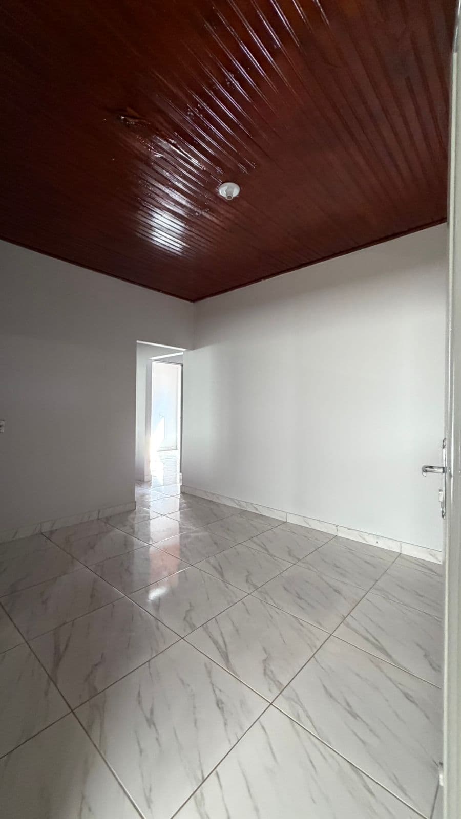 Aparecida de Goiânia * Casa à Venda com Renda Mensal Garantida – Setor Garavelo Imóvel com 360 m²