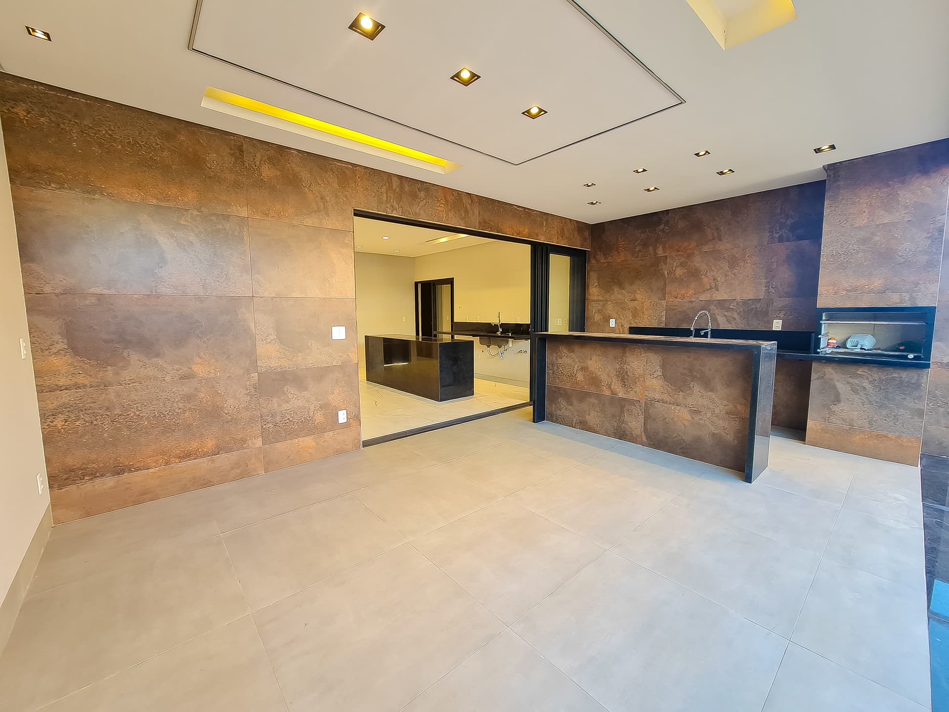 SOBRADO CONDOMINIO JARDINS CAPRI