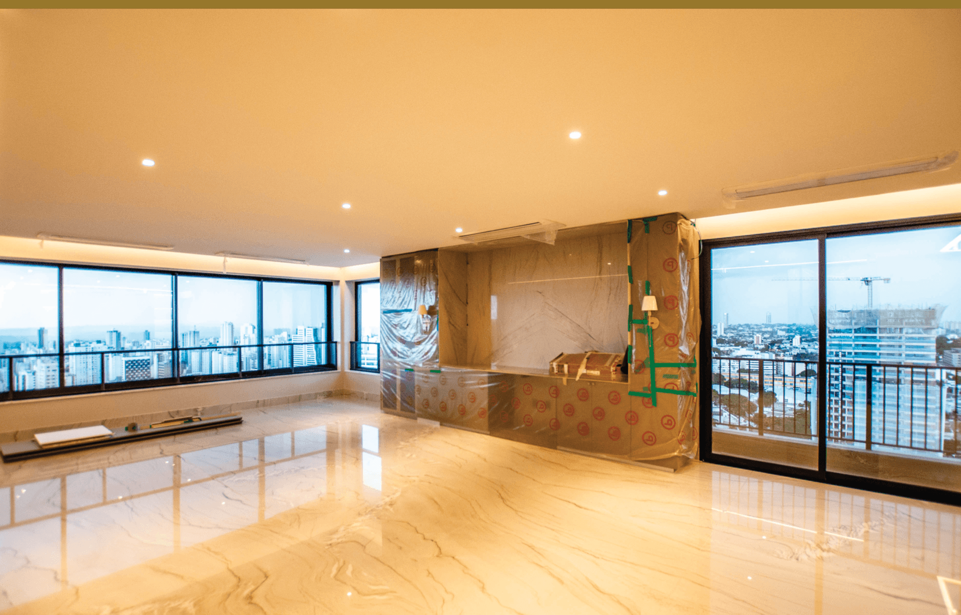 APARTAMENTO LEGEND PRAÇA DO SOL 273M2 4 SUÍTES MOBILIADO