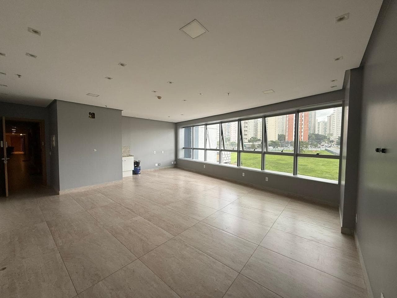 Sala Comercial à Venda – Jardim Goiás | Vista para o Flamboyant