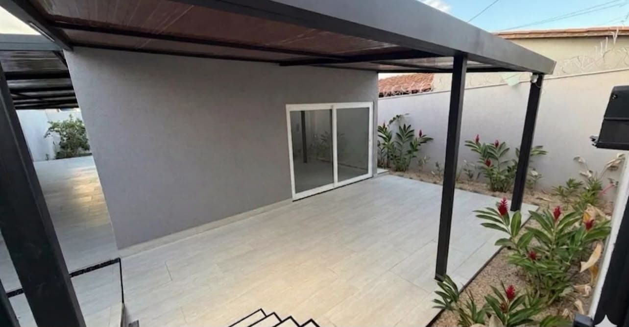 CASA PRÓXIMA AO GARAVELO SHOPPING 360M² DE LOTE