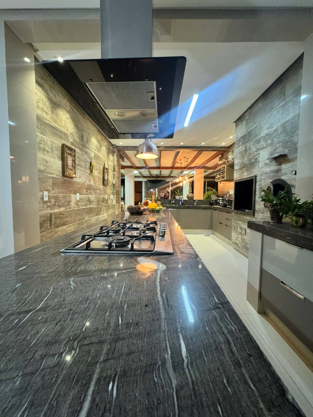 Casa Alto Padrão no Portal do Sol Golfe Green | 530m², 4 Suítes e Lazer Completo