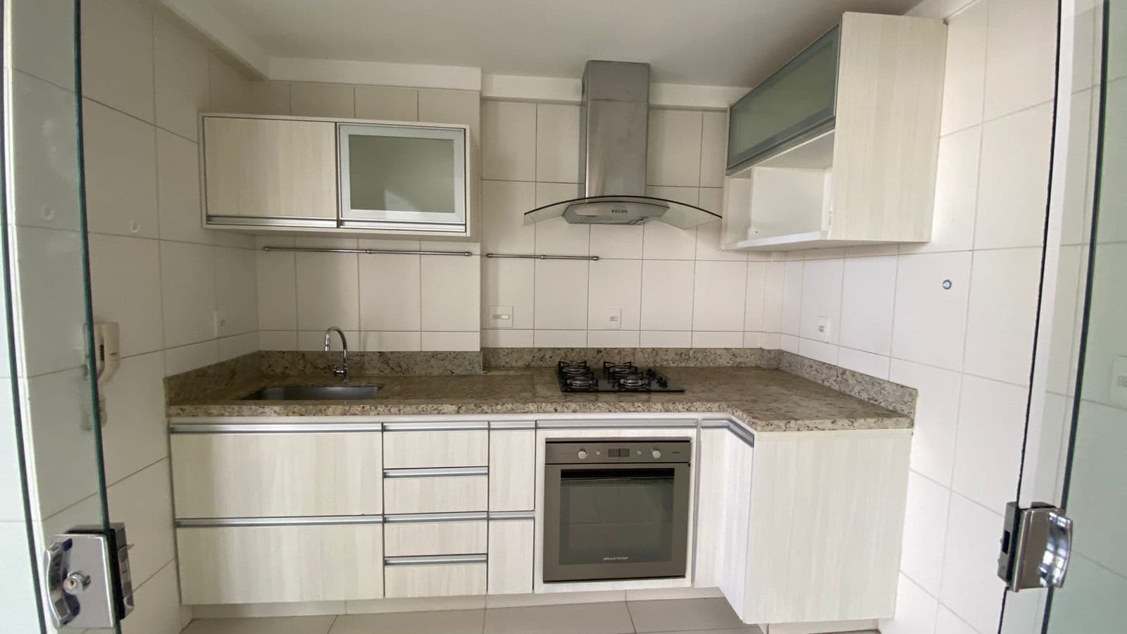 Apartamento com 3 suites no condomínio Like Bueno