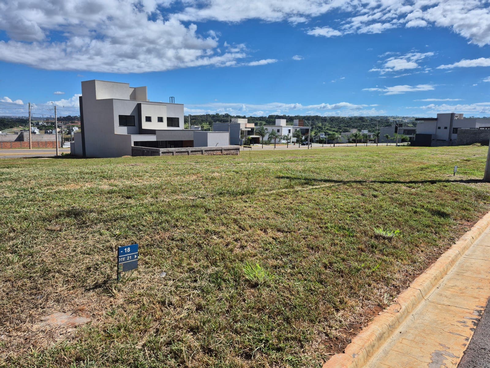 Lote no jardins Parma