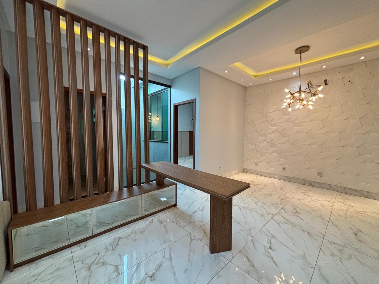 Casa à Venda no Jardim Curitiba 2 – Goiânia | 3 Quartos | Repleta de Armários | Acabamento Premium