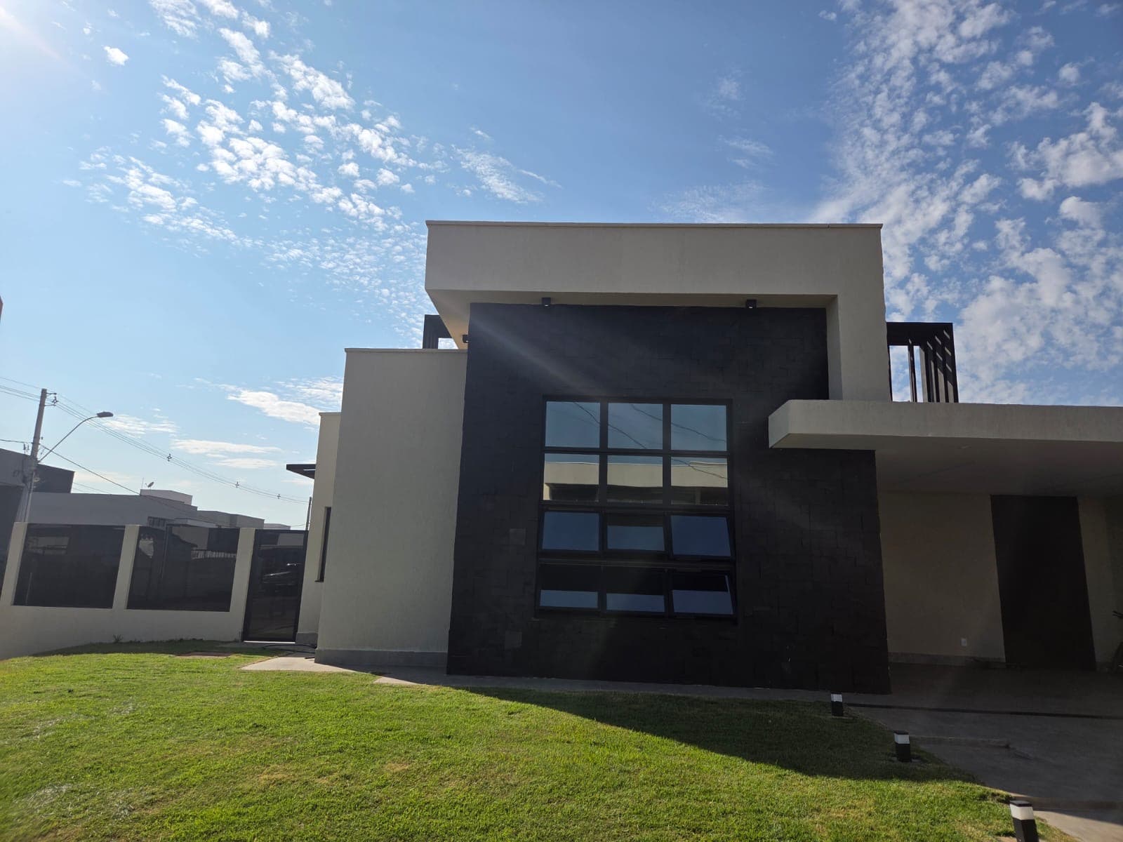 Casa térrea de alto padrão no Villagio Toscana – Goiânia/GO