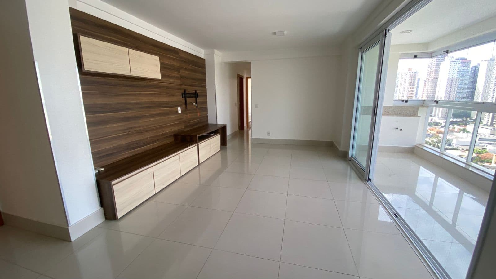 Apartamento com 3 suites no condomínio Like Bueno