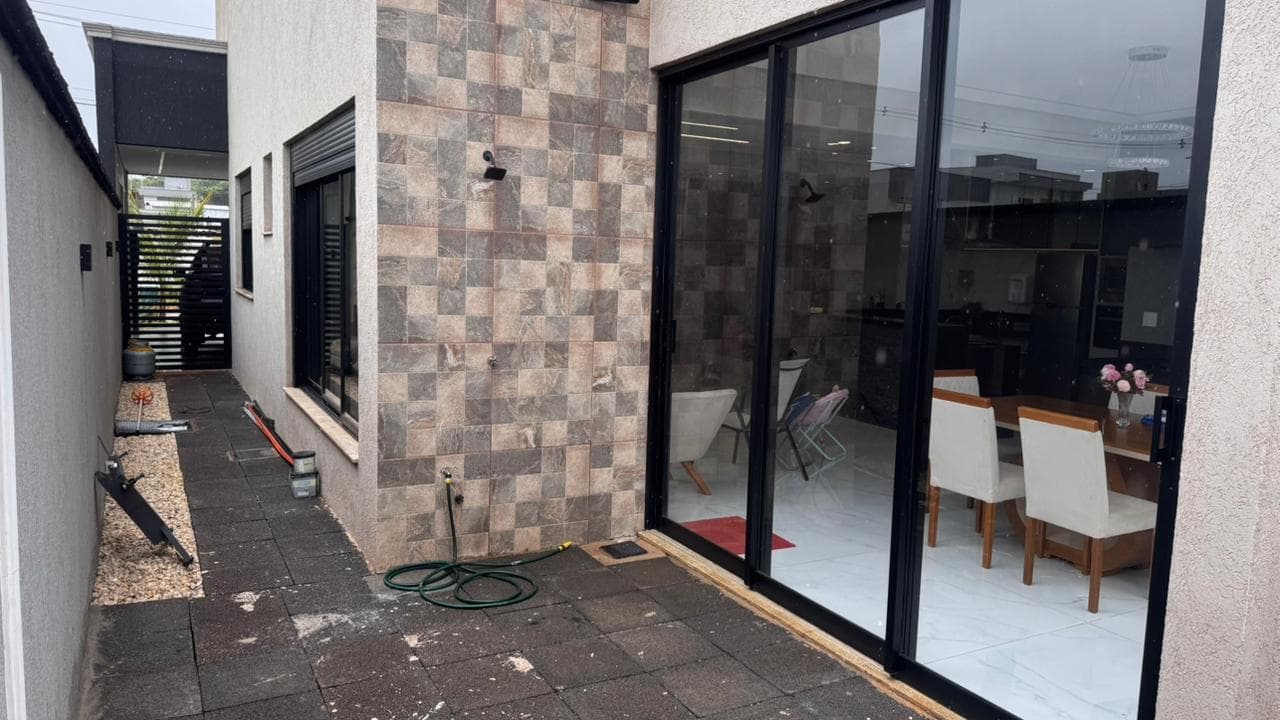 SOBRADO ALTO PADRÃO PARQVILLE QUARESMEIRA