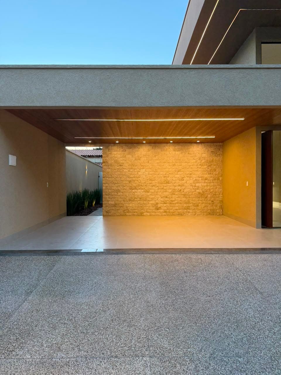 Casa Alto Padrão com três suítes plenas no Residencial Canadá