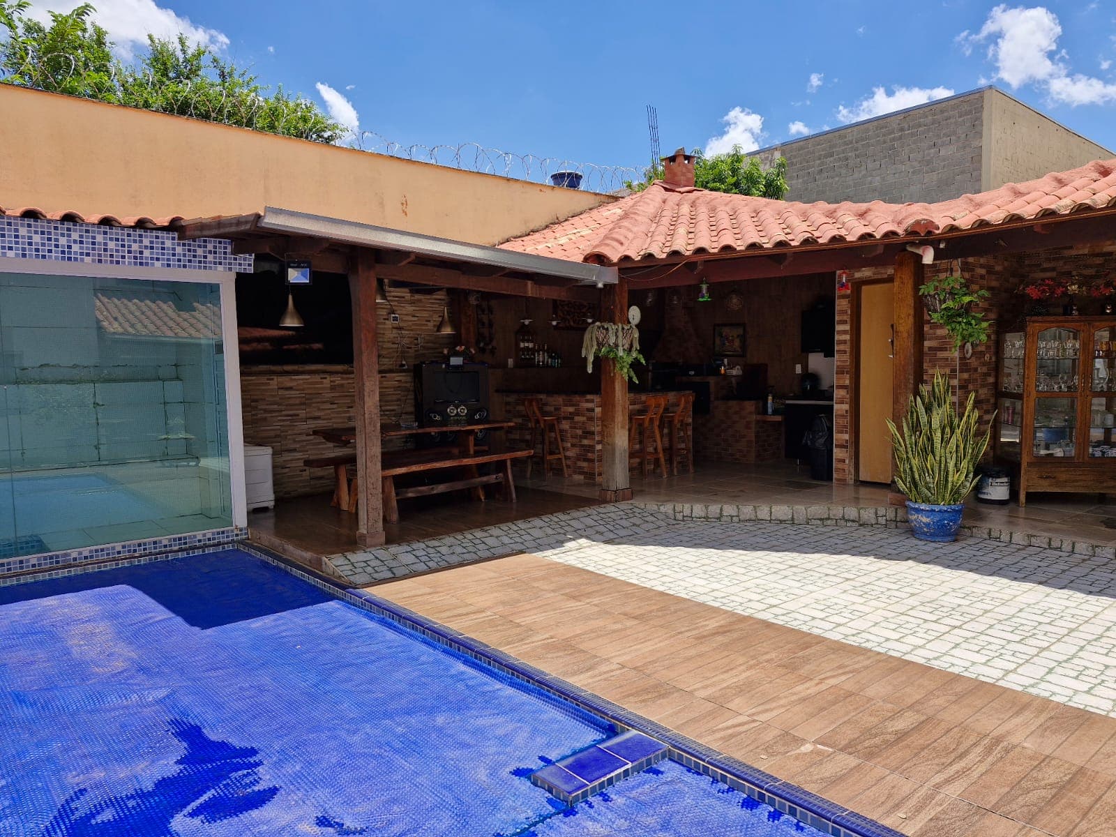 VENDO CASA ALTO PADRAO JARDIM PETROPOLIS