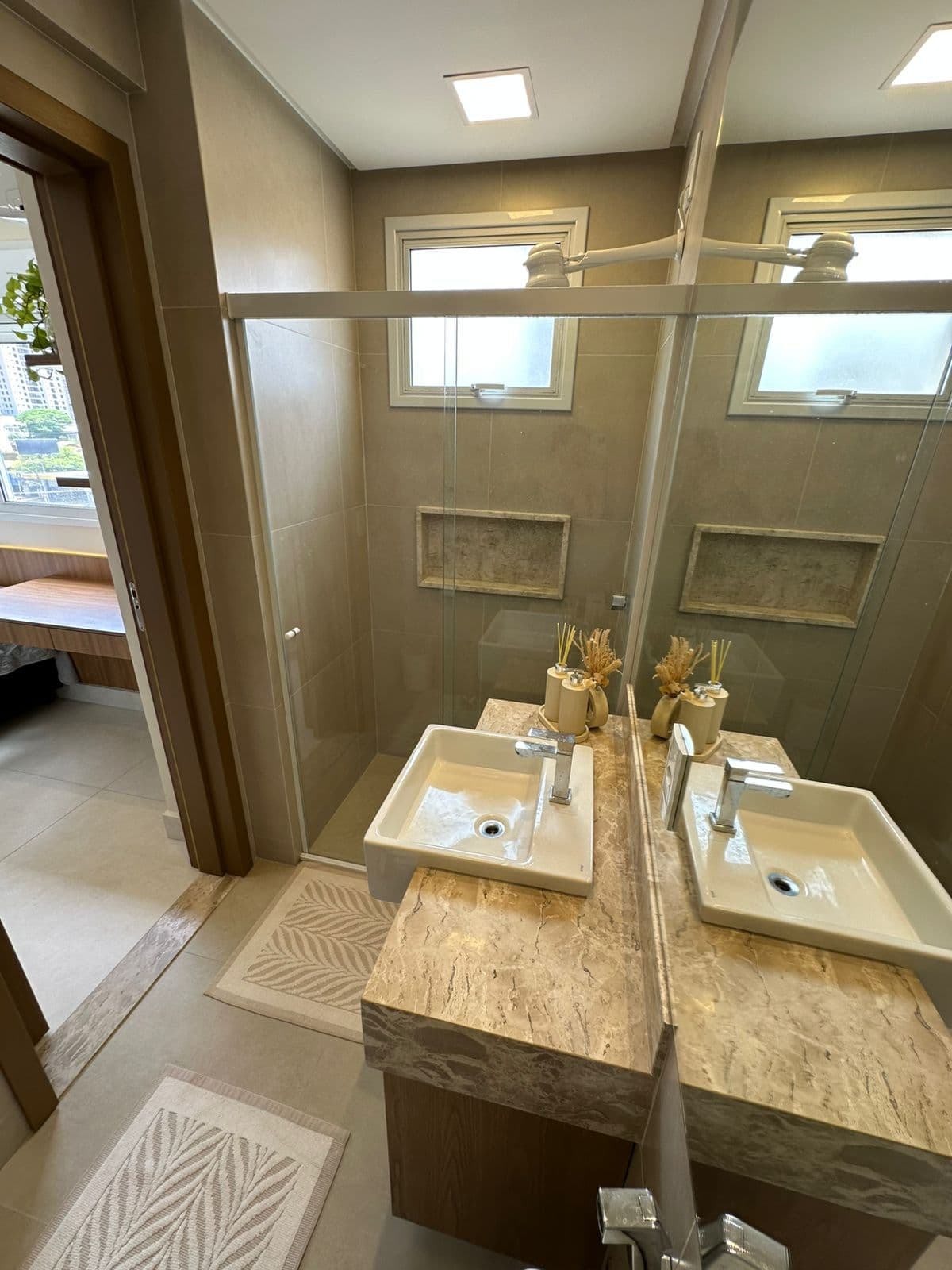 Apartamento 3 suítes plenas no Setor Bueno