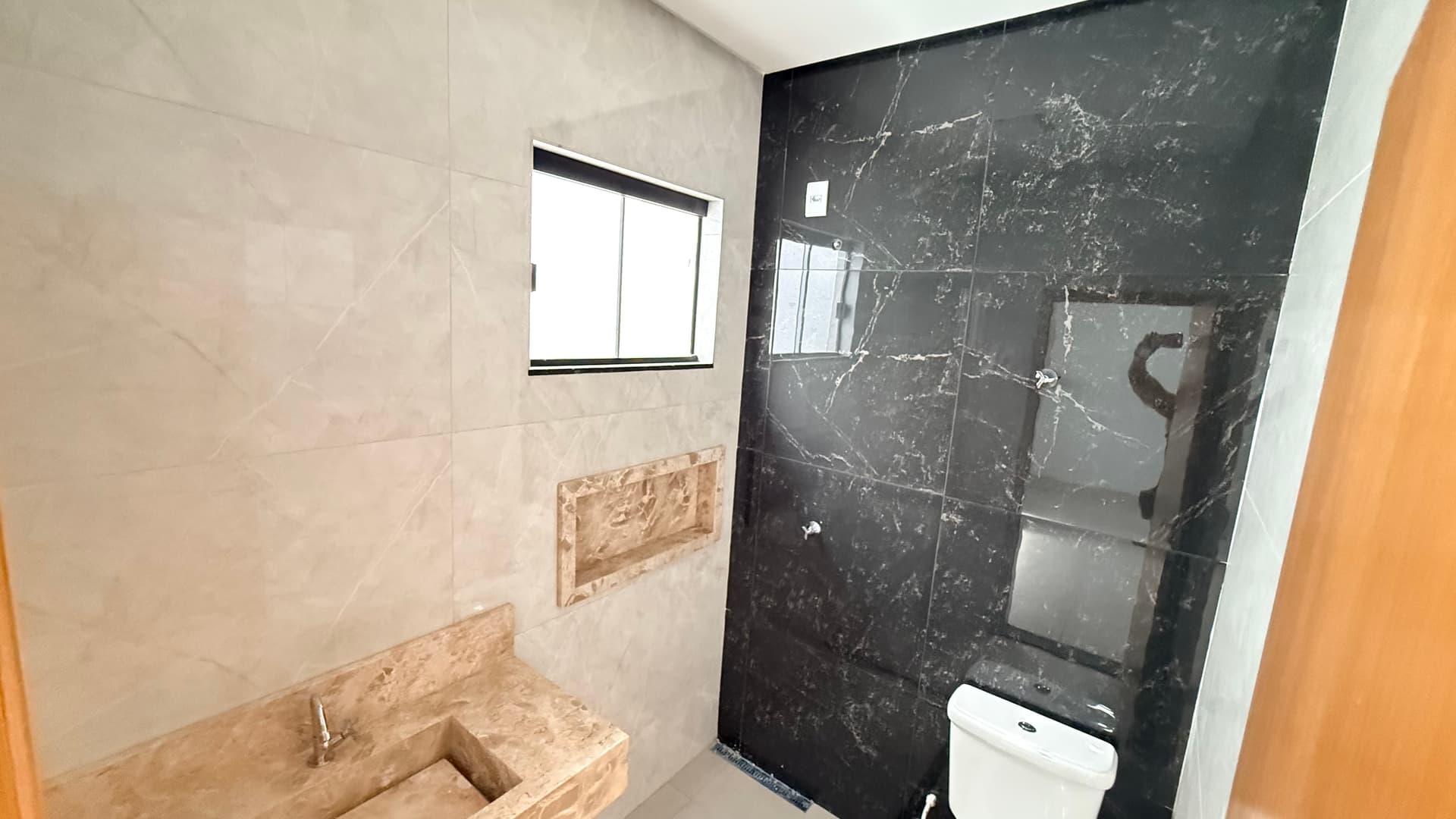 Casa 3Q 1 Suite Str. Helvecia AP. de Goiânia
