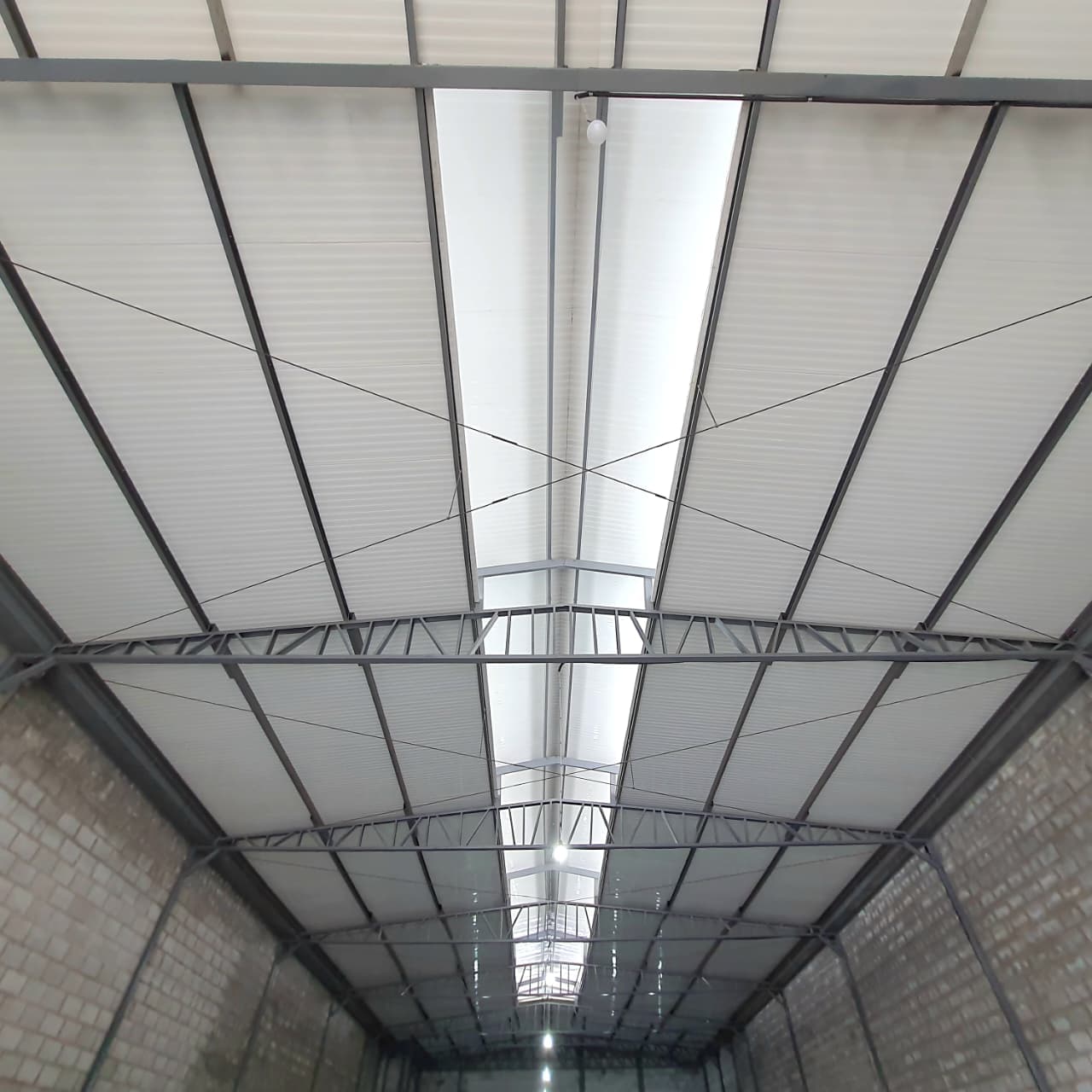 Galpão comercial no Setor Sul | 500m² | Estrutura moderna e versátil