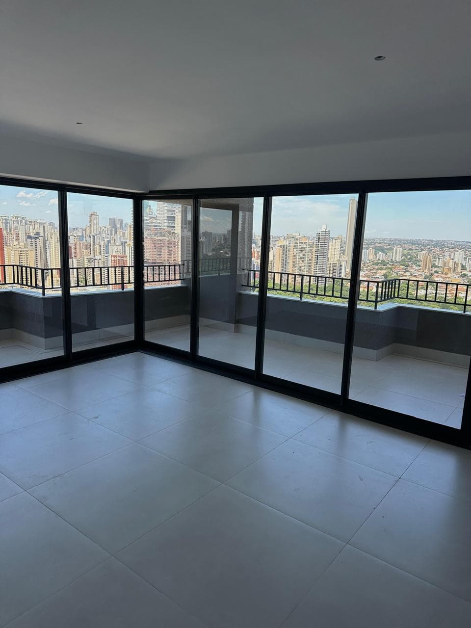 APTO SETOR BUENO 3 SUITES - MOOVE HOME BRASAL