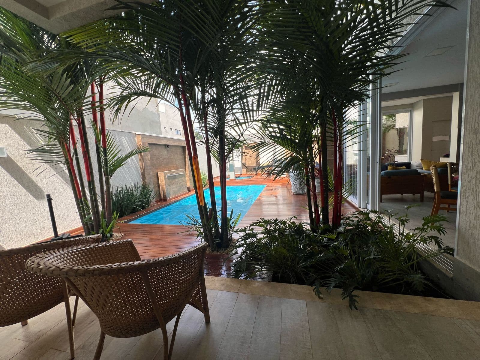 Belas Artes | Casa Alto Padrão Mobiliada • 4 Suítes • Piscina Aquecida • Porteira Fechada