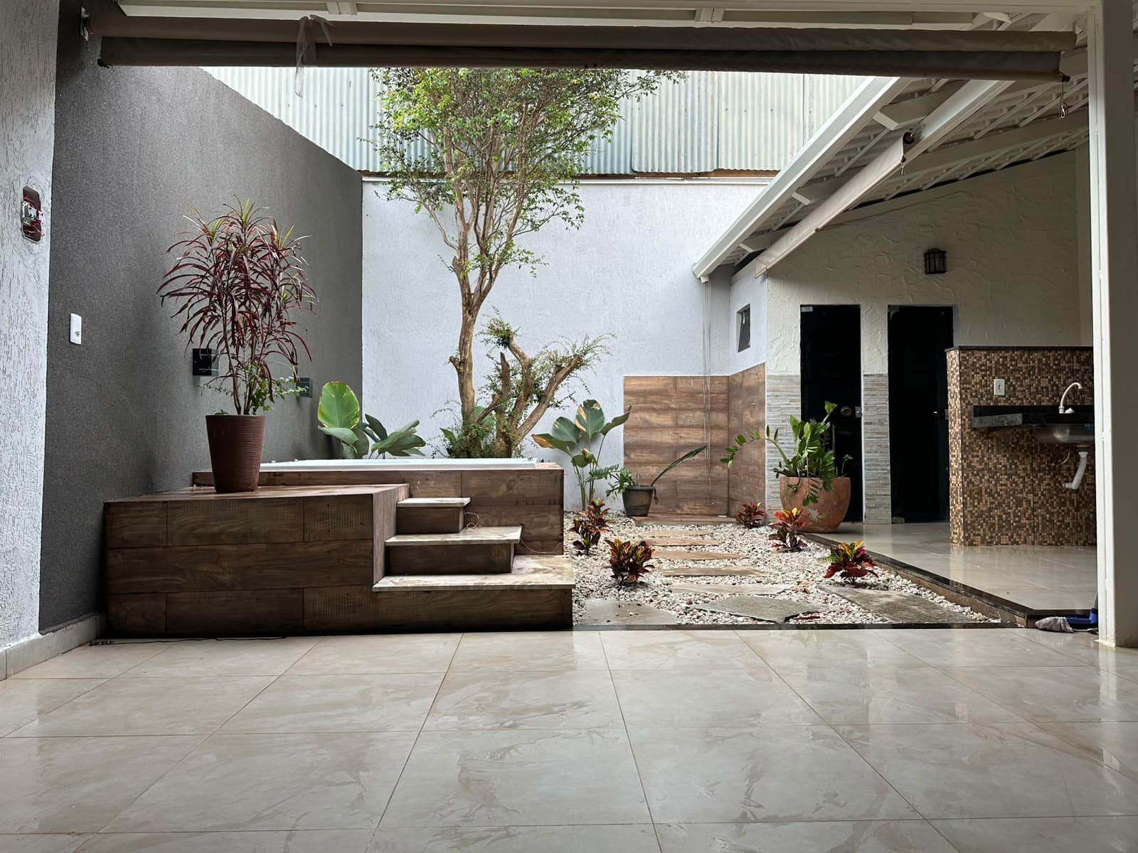 CASA À VENDA NO JARDIM HELVÉCIA – APARECIDA DE GOIÂNIA
