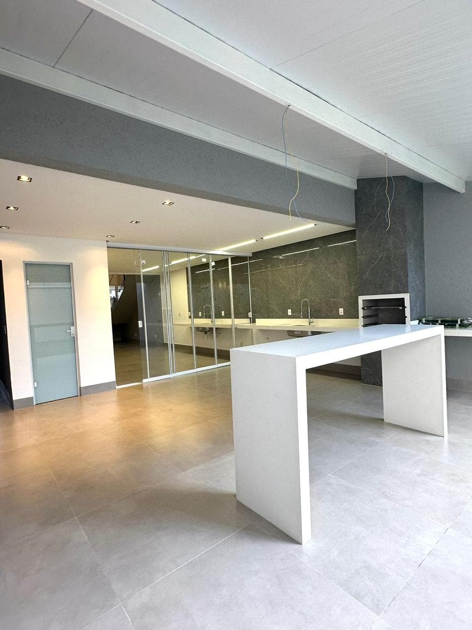Sobrado à Venda no Setor Sudoeste com 3 Suítes 198m² e 4 Vagas, Setor Sudoeste- Goiânia