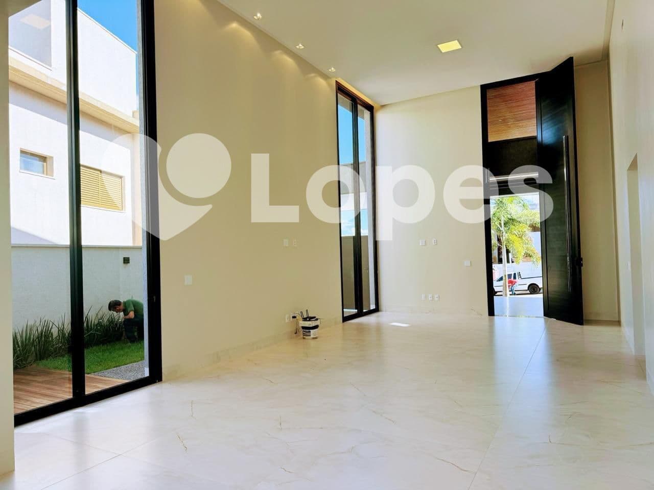 Casa 3 Suítes Plenas no Portal do Sol Garden – Próxima ao Flamboyant Shopping