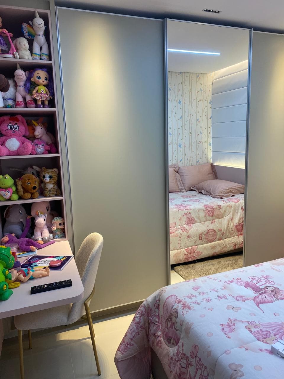 Apartamento 84m2, 3/4 sendo 2 suítes todo mobilhado no Edifício Cerrado Family Home