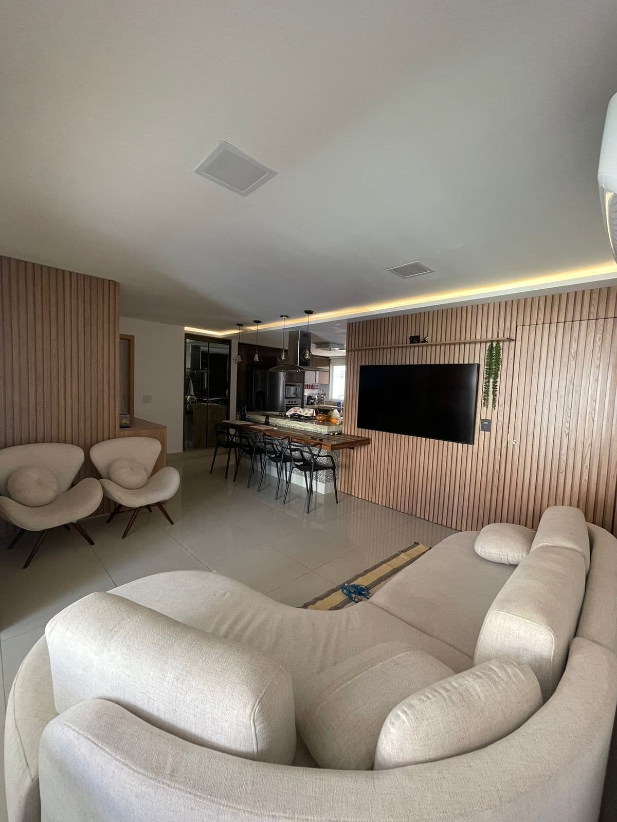 APARTAMENTO SETOR BUENO 130 M² | 4 QUARTOS | 3 SUÍTES | 3 VAGAS | NASCENTE | ANDAR ALTO