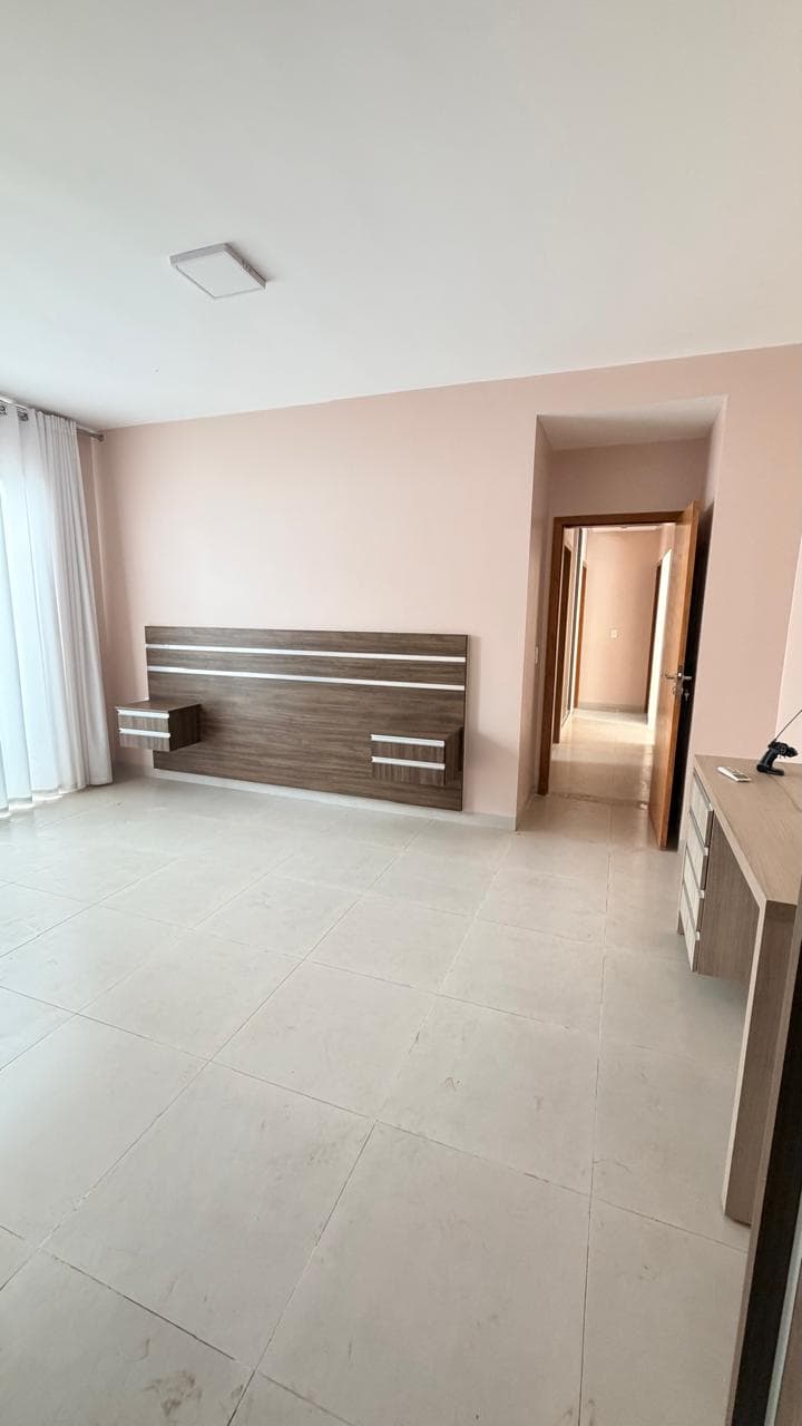 Casa 4/4 sendo 02 suítes plenas no Jardins Lisboa - 202m²