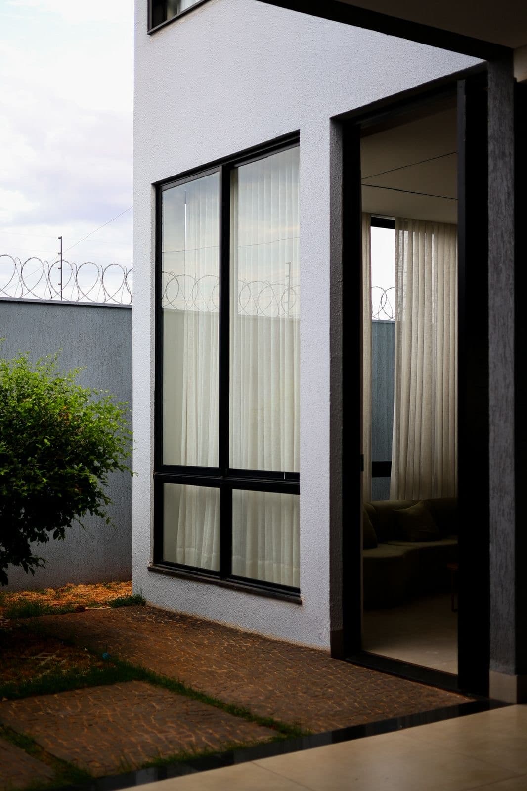 Sobrado de Alto Padrão 4 Quartos 229m² Vila Sul – Aparecida de Goiâni