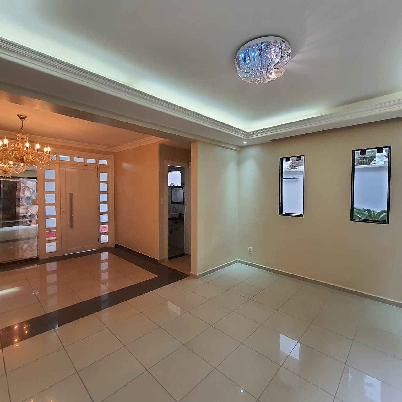 Sobrado 4/4, sendo 1 suíte, 310 m2, Jardim América