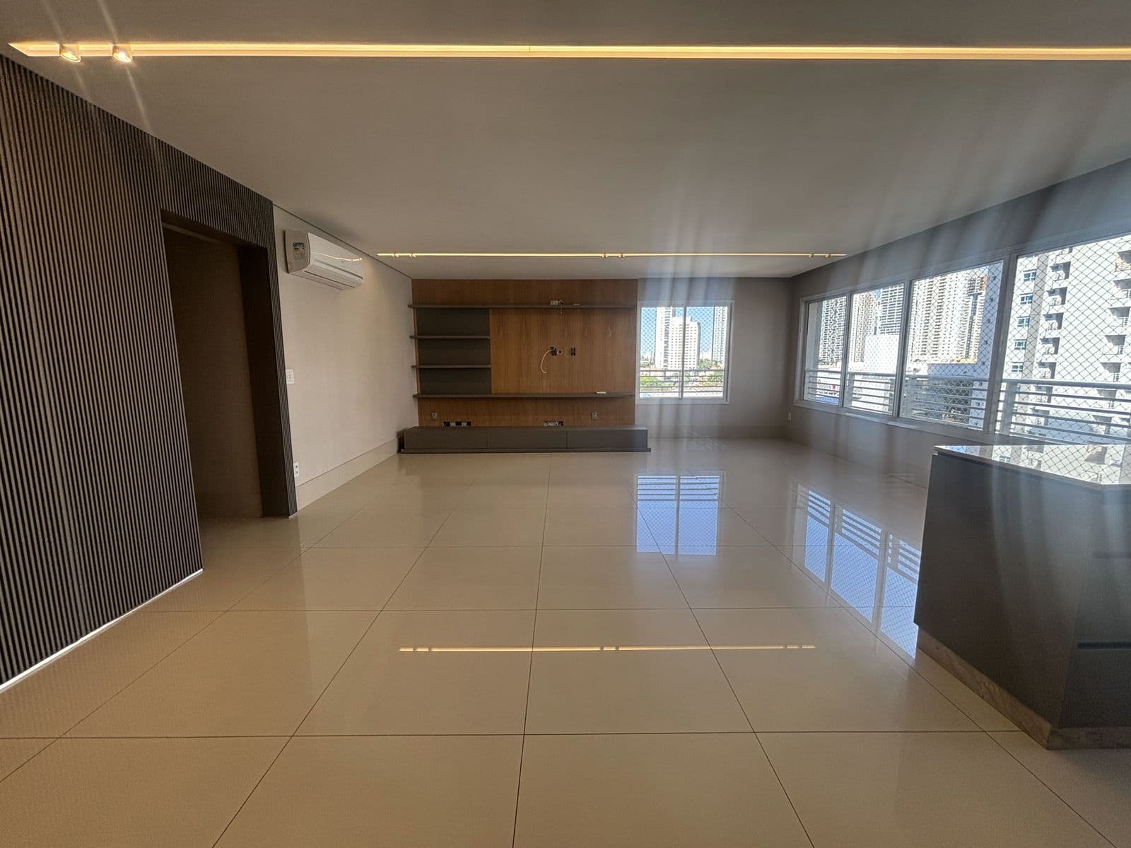 Apartamento 3 Suítes 153m² Nascente, andar alto 3 Vagas – Setor Marista