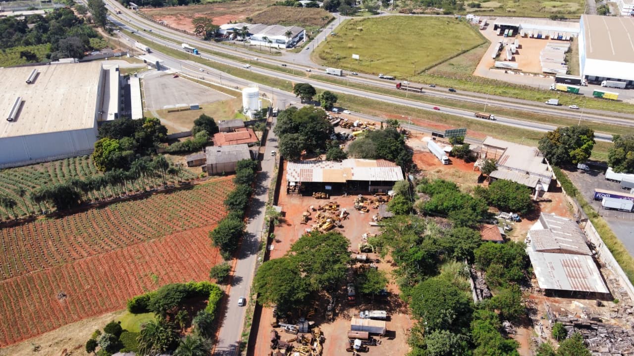 Área Comercial para Locação às Margens da BR-153 - 7.215 m²