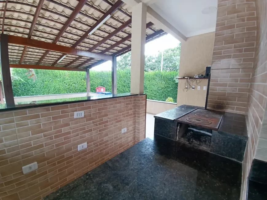 Casa em Condomínio à Venda em Cond chácaras 2 Quartos com piscina Terreno 1.685m² , Fogão a Lenha