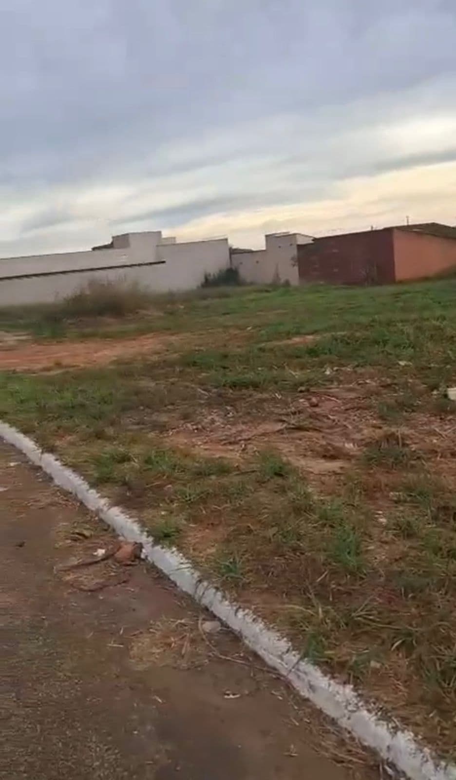Vende-se 3 lotes próximo câmara dos deputados em Trindade