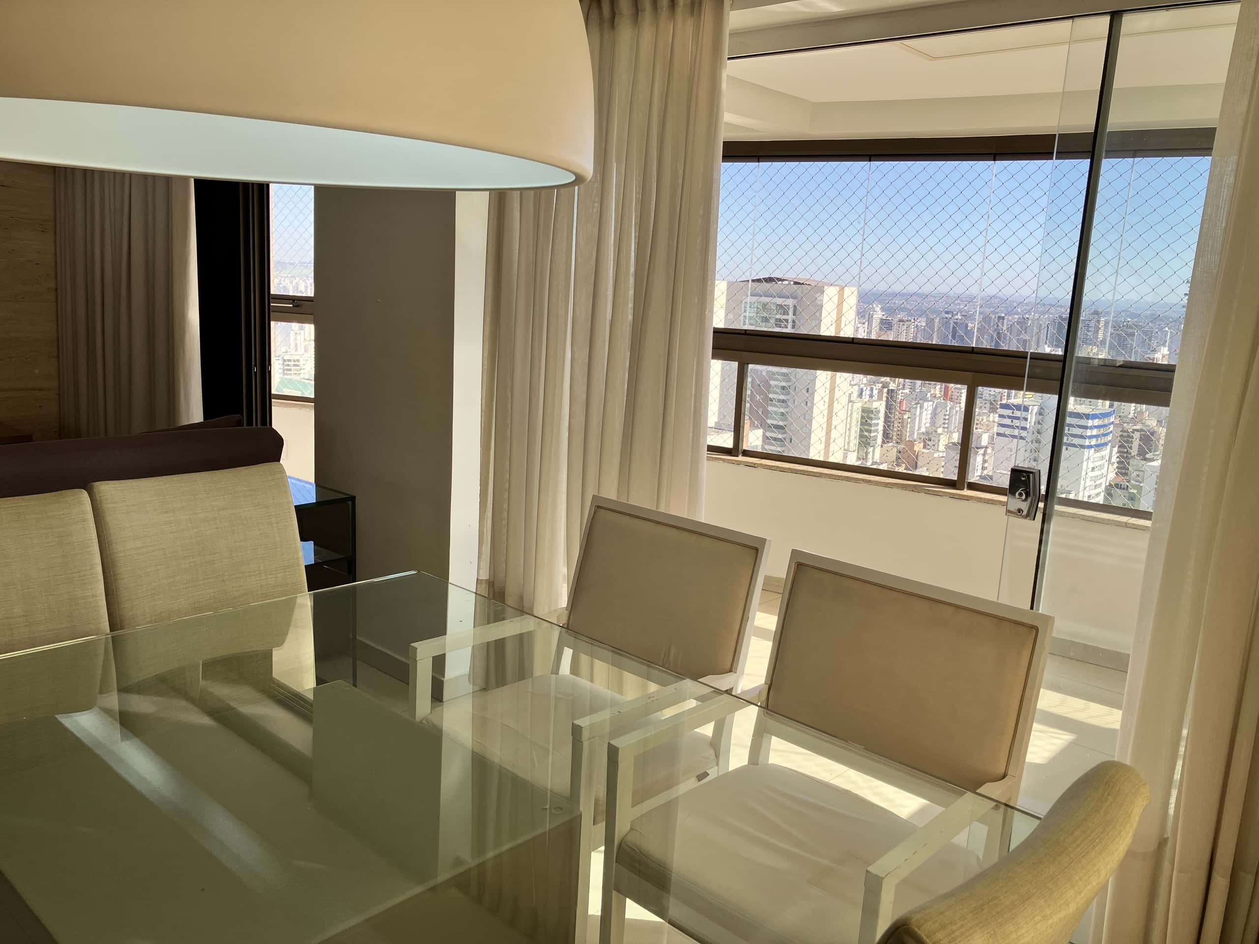 Apartamento no Alto do Setor Serrinha 3 suítes