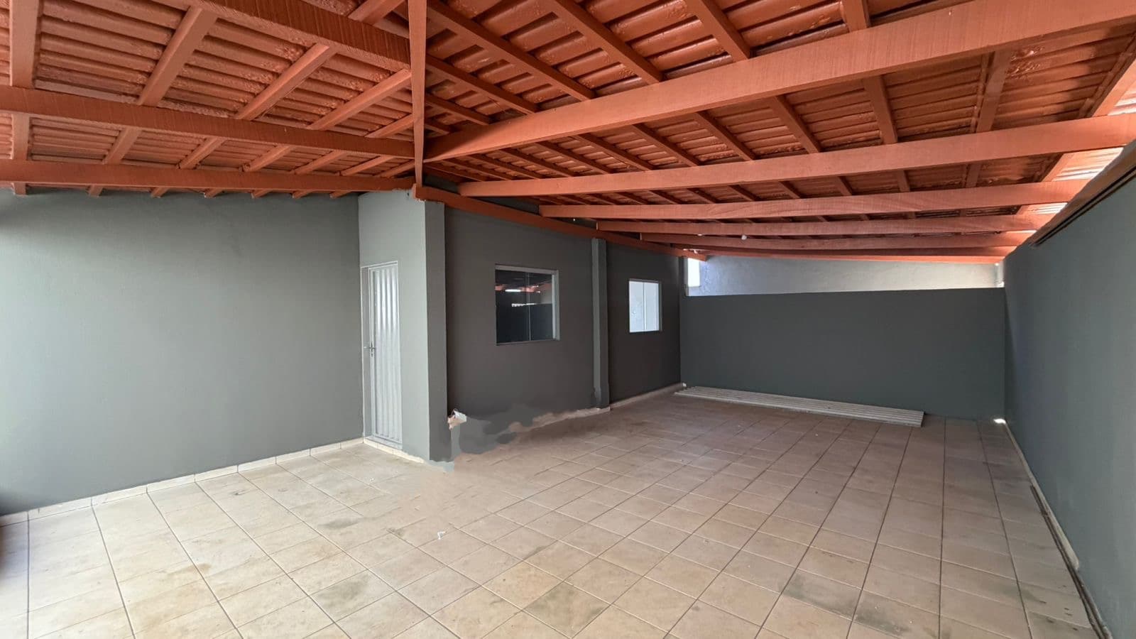 Aparecida de Goiânia * Casa à Venda com Renda Mensal Garantida – Setor Garavelo Imóvel com 360 m²
