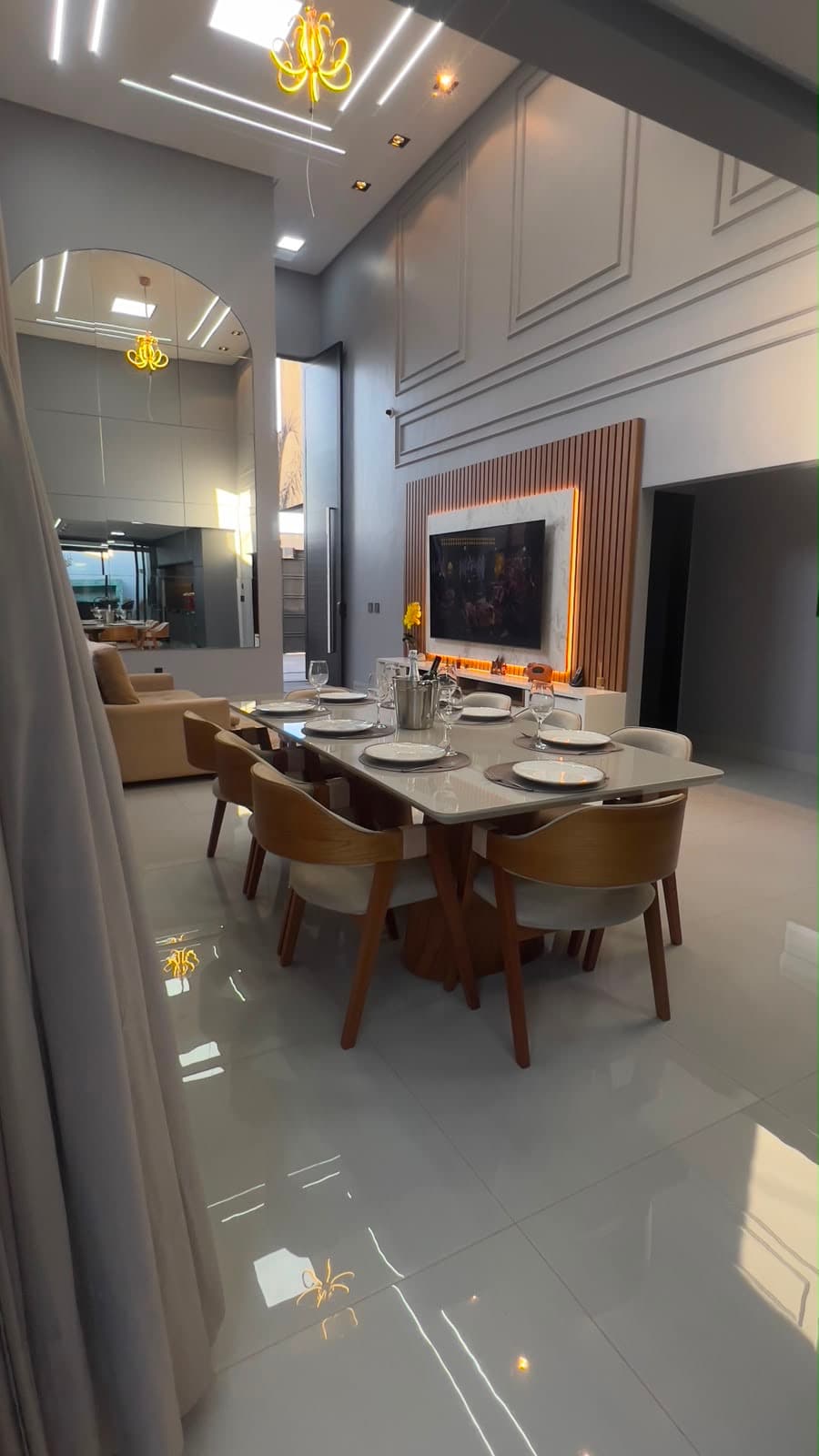 Casa térrea 3Q sendo 2 Suítes 200m² de construção 360m² de lote mobiliada e decorada