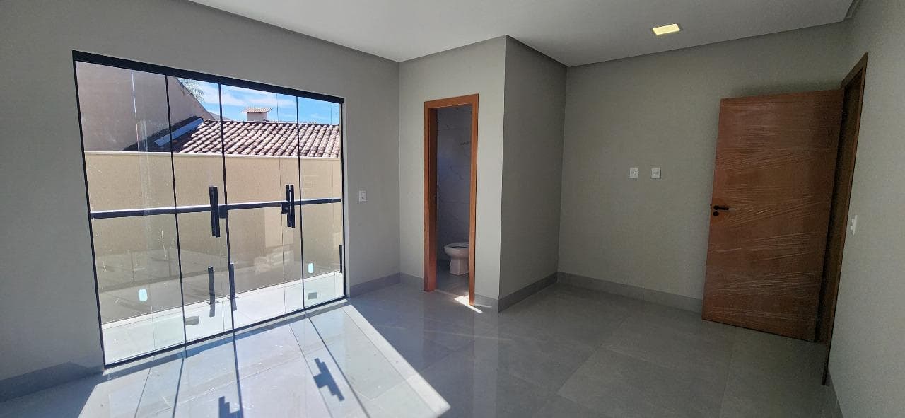 Sobrado Alto Padrão no Parque Anhanguera 4 Suítes, Piscina e Pé Direito Duplo, Próximo à T-63, Alto Padrão
