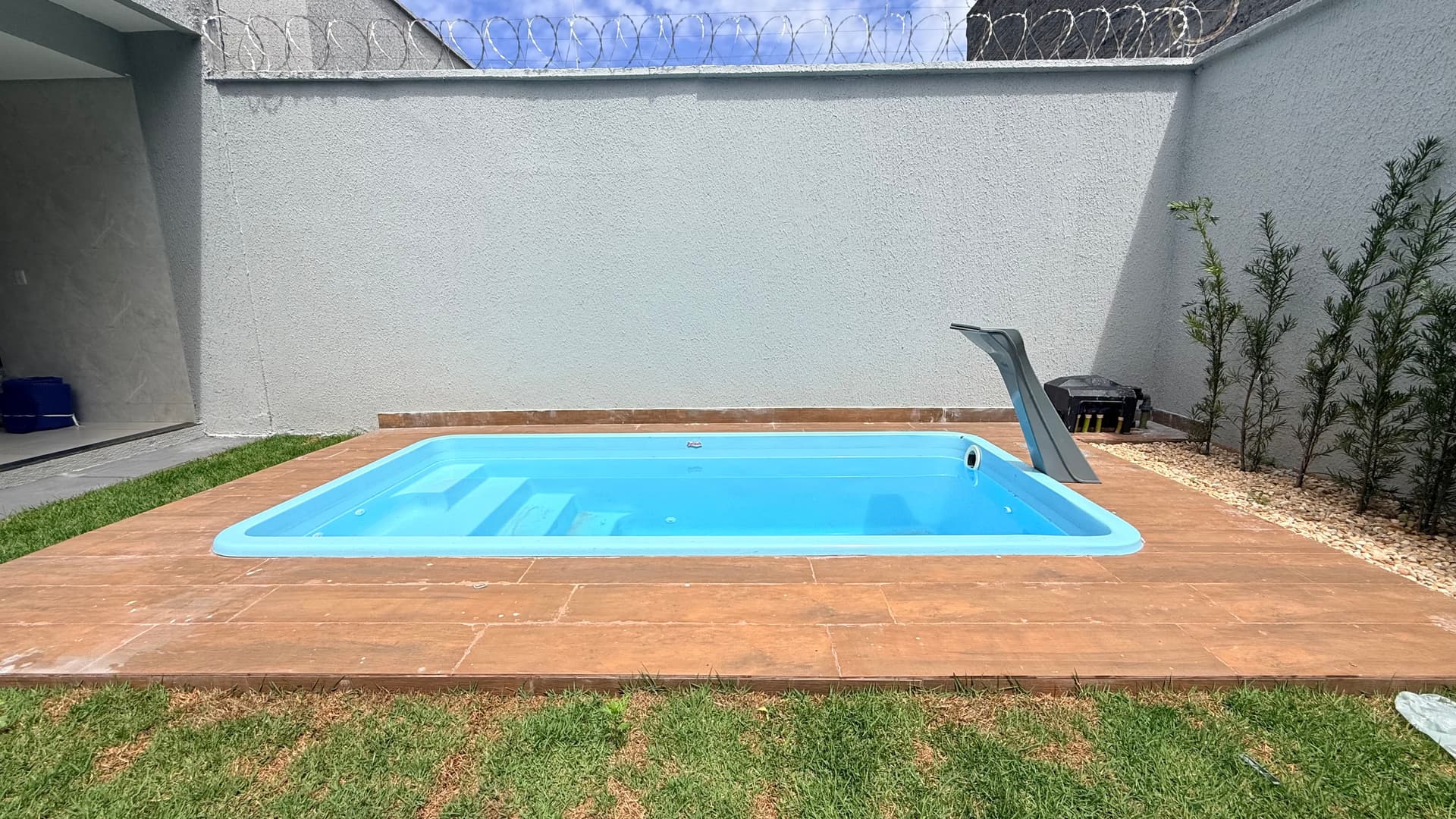 Casa 3Q 1 Suite Str. Helvecia AP. de Goiânia