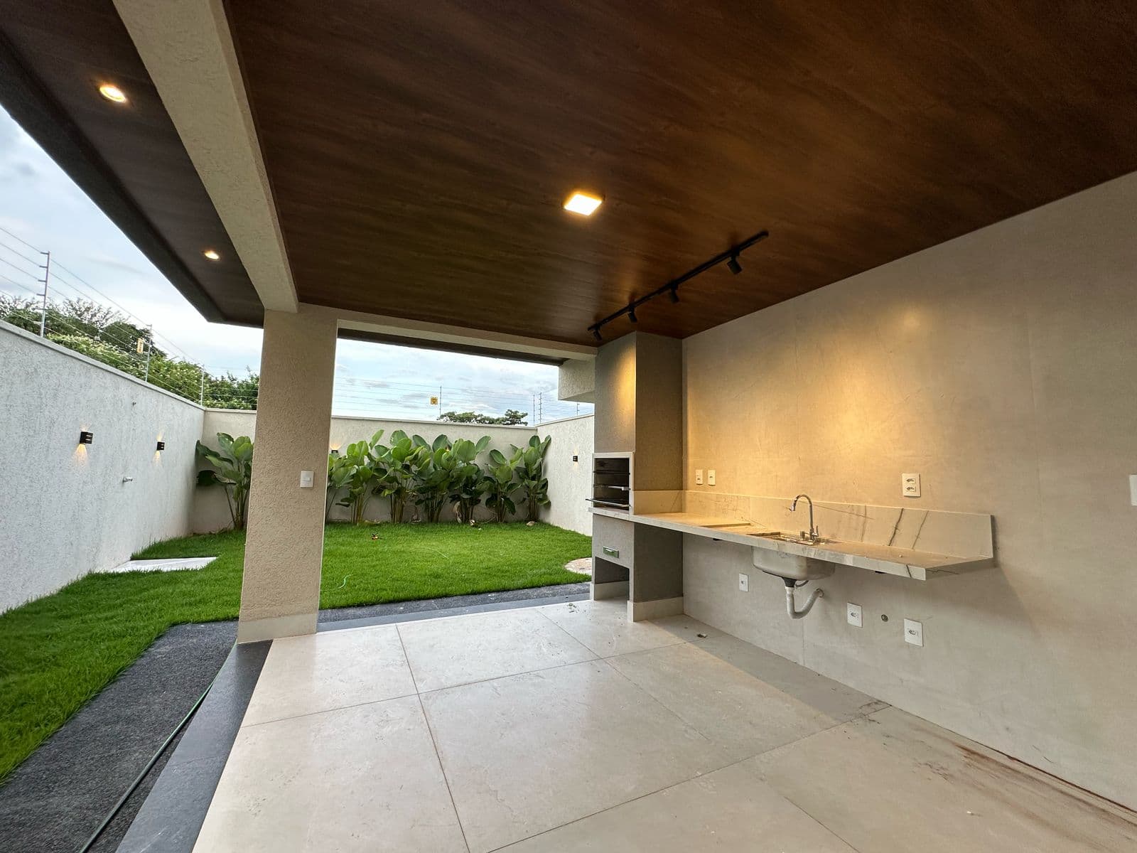Sobrado com 3 suíte próximo Parque Cascavel - Jardim Atlântico
