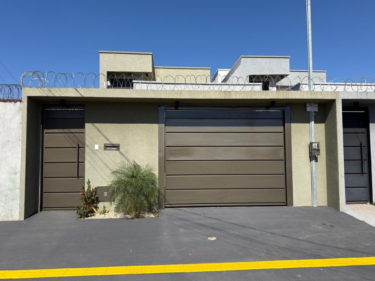 Casa Nova com Piscina e Churrasqueira à Venda no Bairro Cardoso 3 Quartos ,