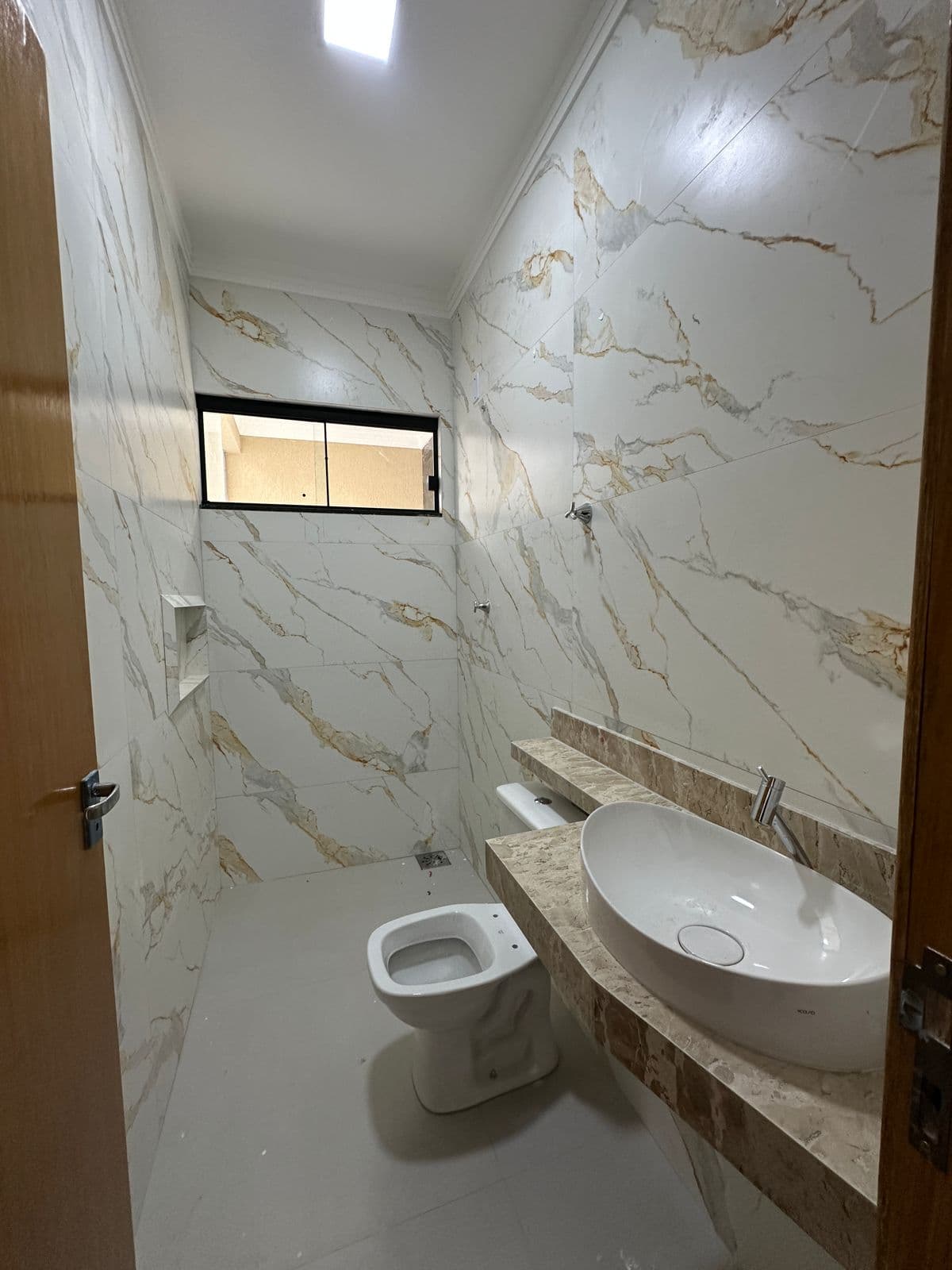 Casa Nova 3 Quartos com Suíte e Área Gourmet, 180m² de Terreno R$ 410 Mil