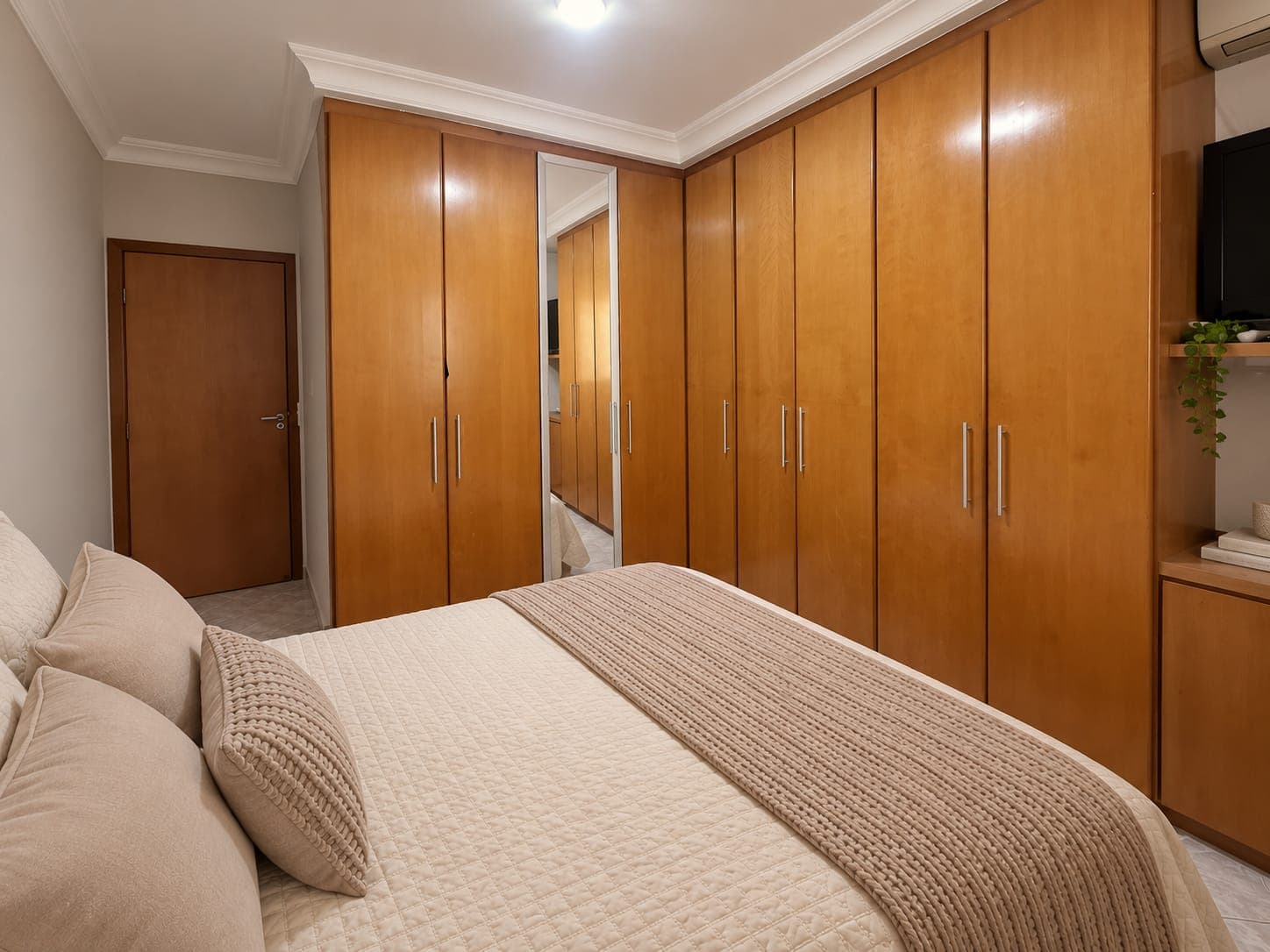 Casa 3 quartos com piscina aquecida, espaço gourmet e amplo terreno