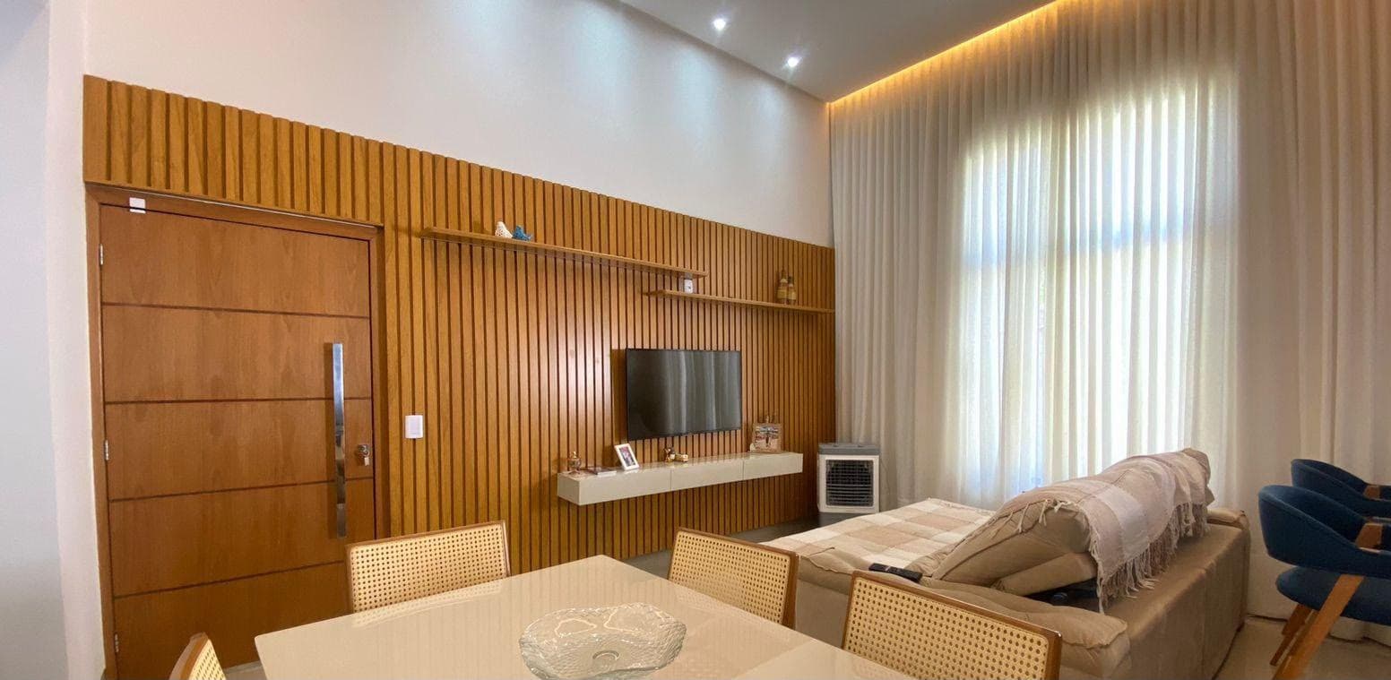 CASA À VENDA JARDIM ITAIPU 3 QUARTOS COM PISCINA