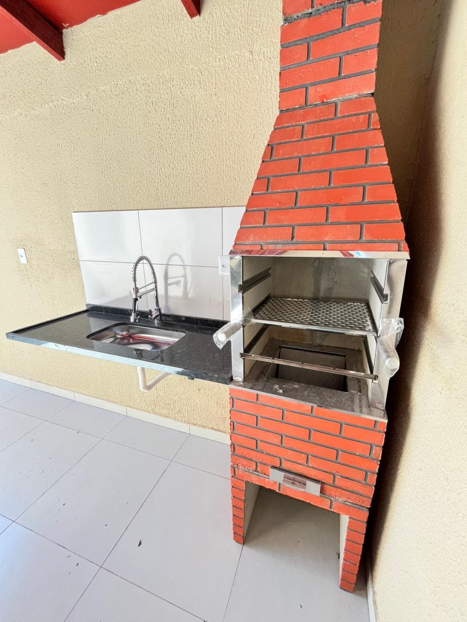 LINDA CASA A VENDA EM SENADOR CANEDO