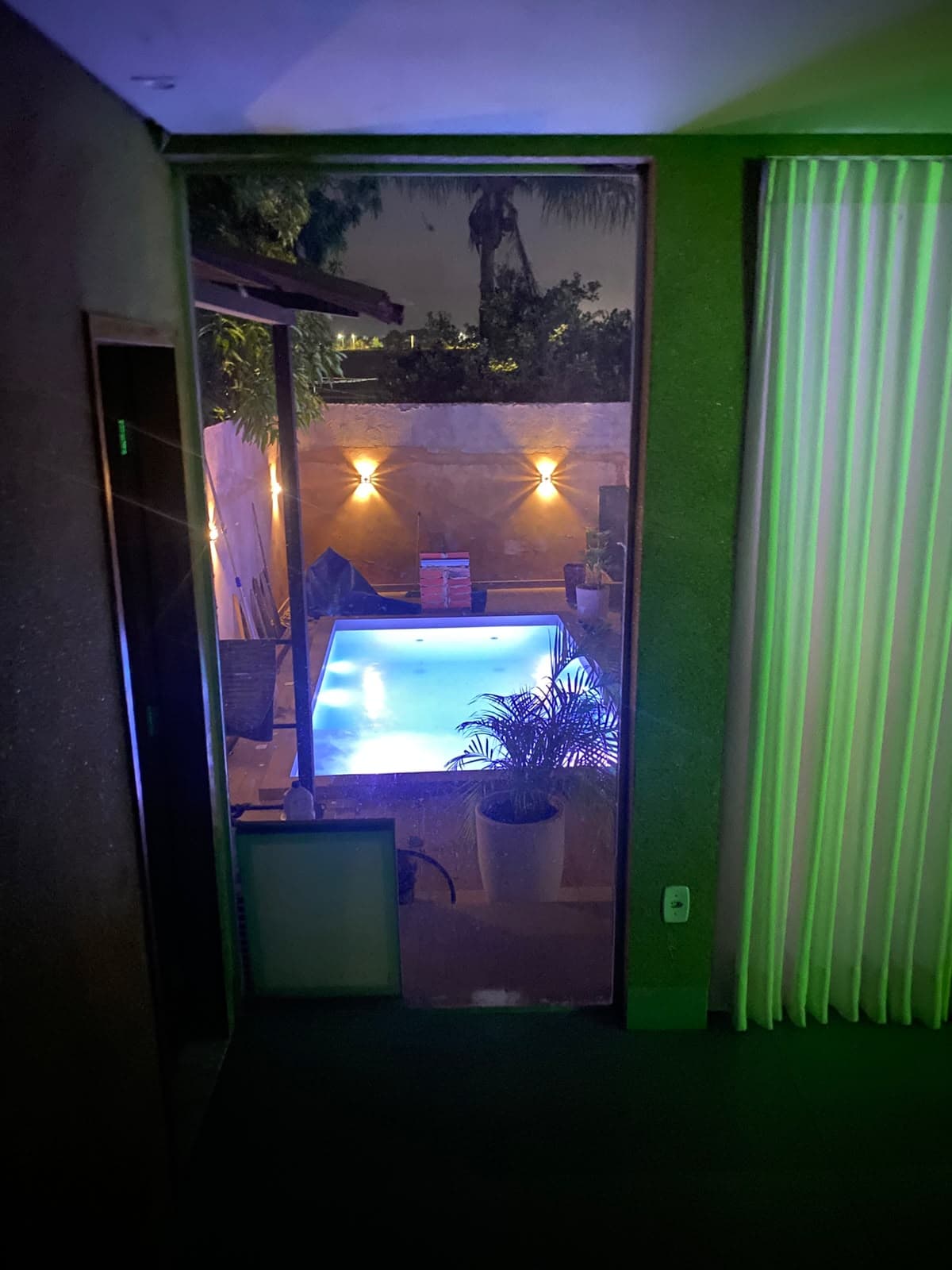CASA À VENDA MADRE GERMANA 1 COM PISCINA AQUECIDA + SALA COMERCIAL