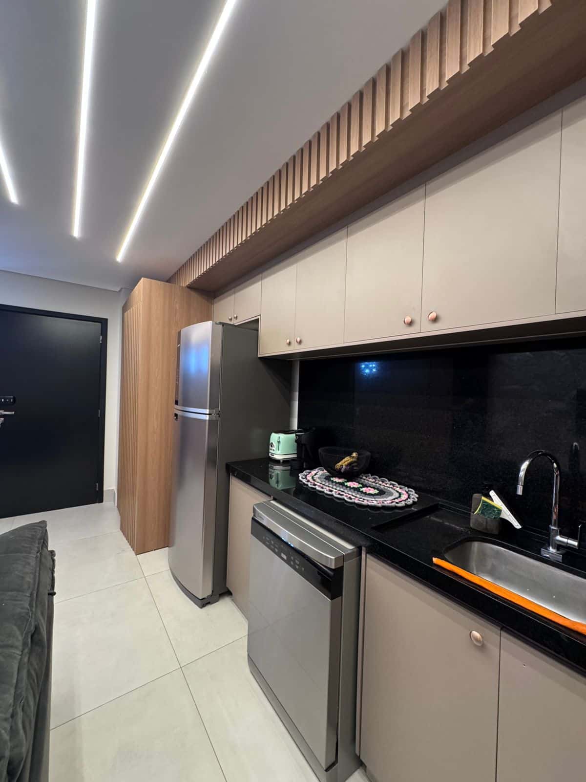 APARTAMENTO MOBILIADO NO SETOR BUENO – PERMITE AIRBNB – DIRETO COM O PROPRIETÁRIO