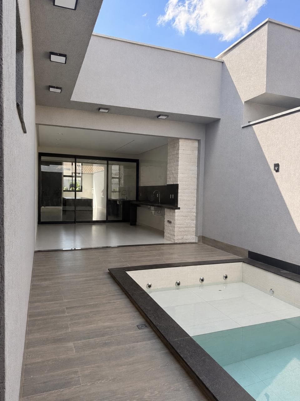 CASA ALTO PADRÃO NO RESIDENCIAL BARRAVENTO